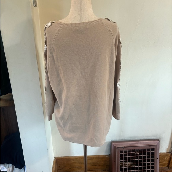 J.CREW BOHEMIAN FLORAL SLEEVE LACE SWEATER CREAM SIZE MEDIUM - Picture 6 of 7